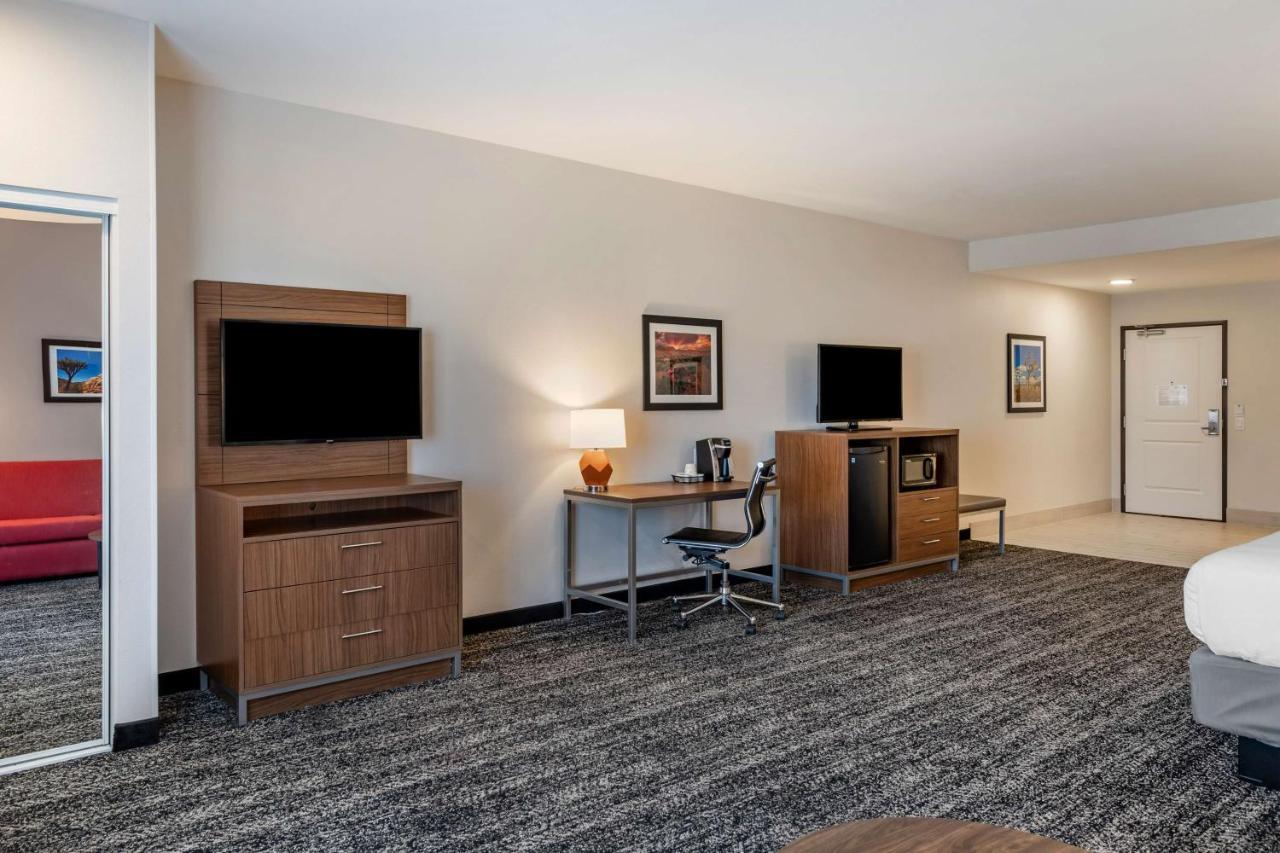 Best Western Plus Coachella Valley Inn & Suites Cathedral City Ngoại thất bức ảnh