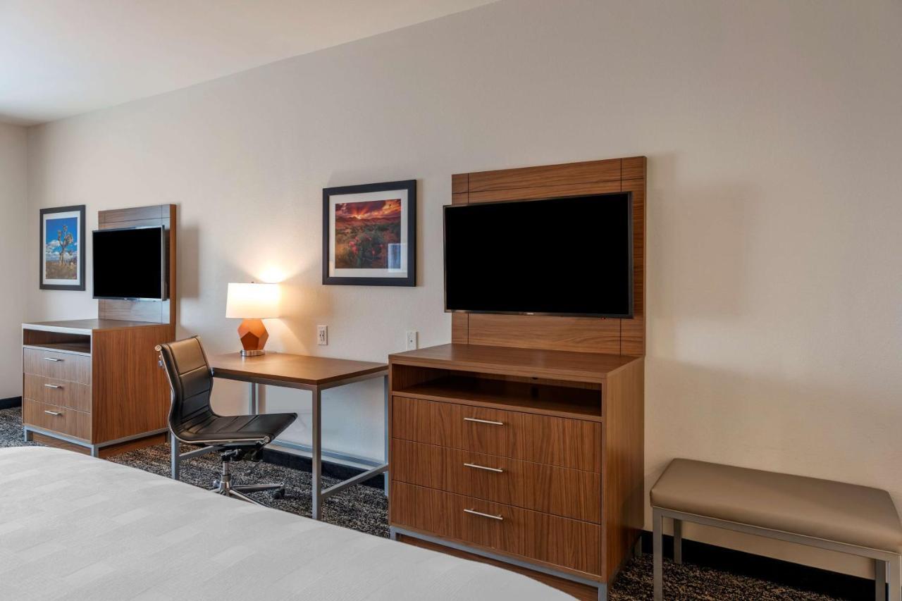 Best Western Plus Coachella Valley Inn & Suites Cathedral City Ngoại thất bức ảnh